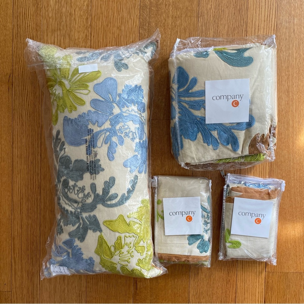 Company C 🟠 Fairfield Aqua Duvet set Queen / Full/ w King shams / lumbar pillow